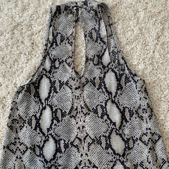 American Threads V-neck Shirt - Picture 2 of 3